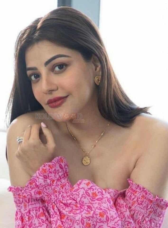 Sexy Mommy Kajal Agarwal in Pink Photos 05