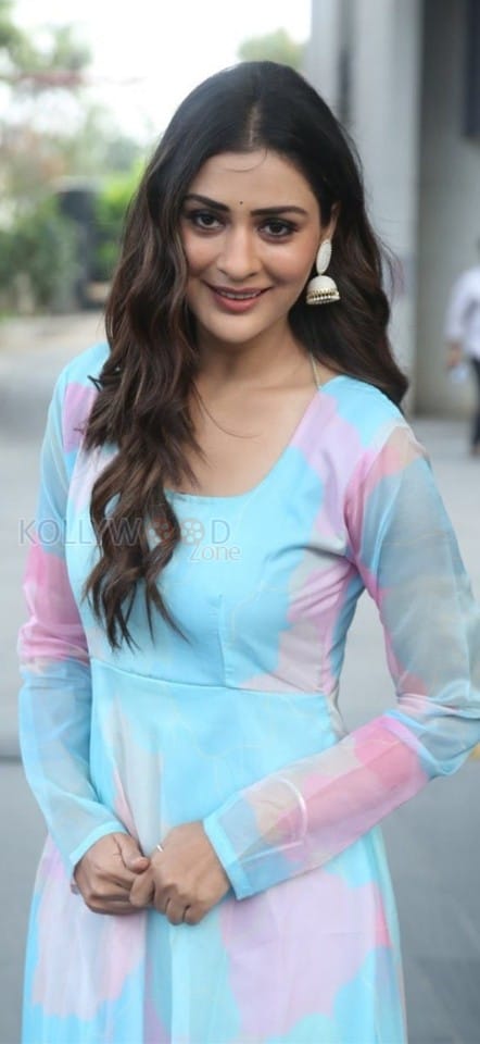 Sexy Payal Rajput in a Colorful Salwar Photos 02