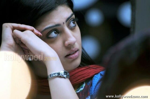 Sexy Pranitha In Udhayan Movie Pictures