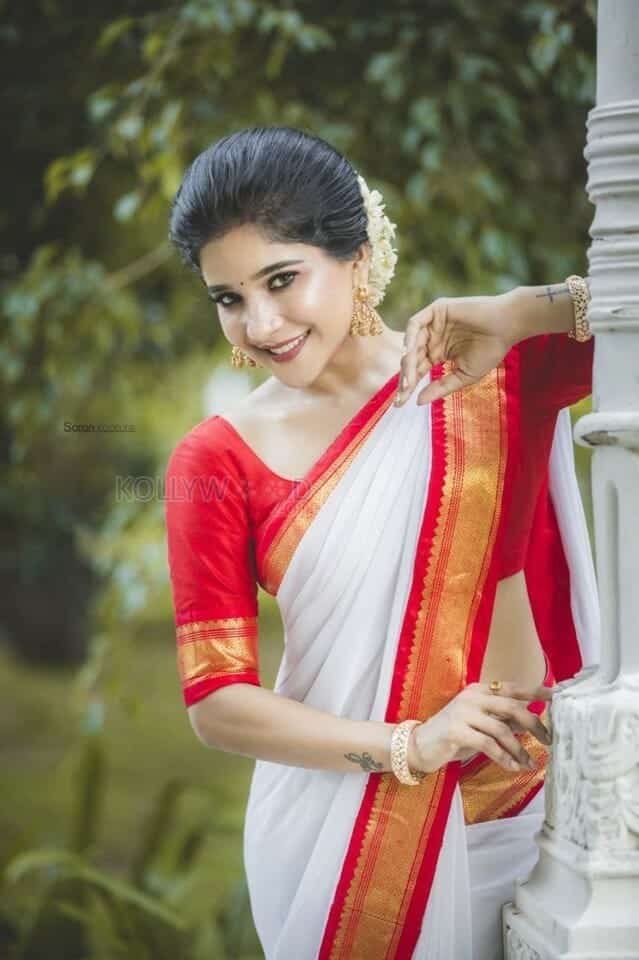 Sexy Sakshi Agarwal in White Saree with Red Border Photos 01