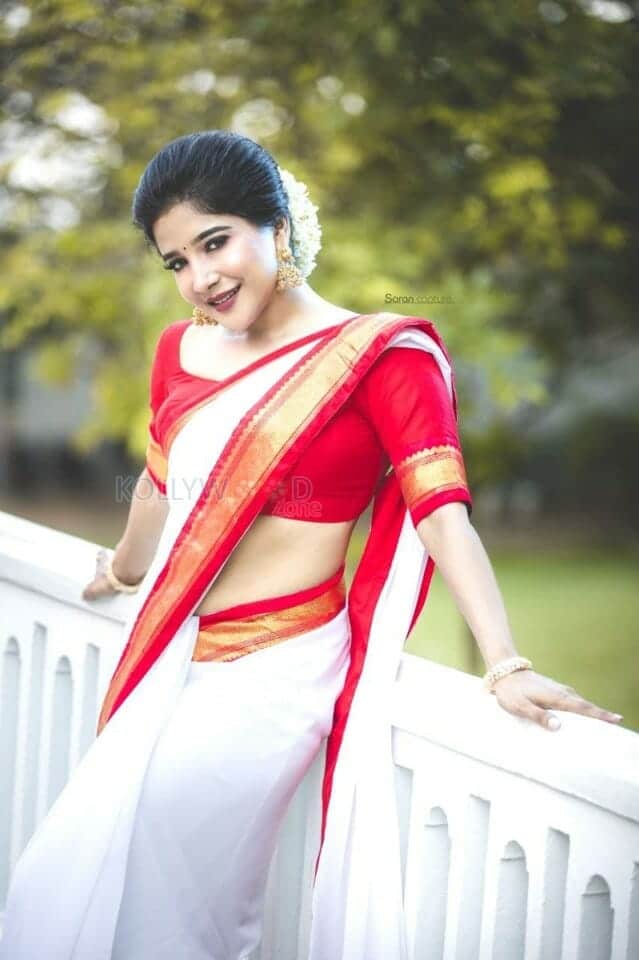 Sexy Sakshi Agarwal in White Saree with Red Border Photos 02