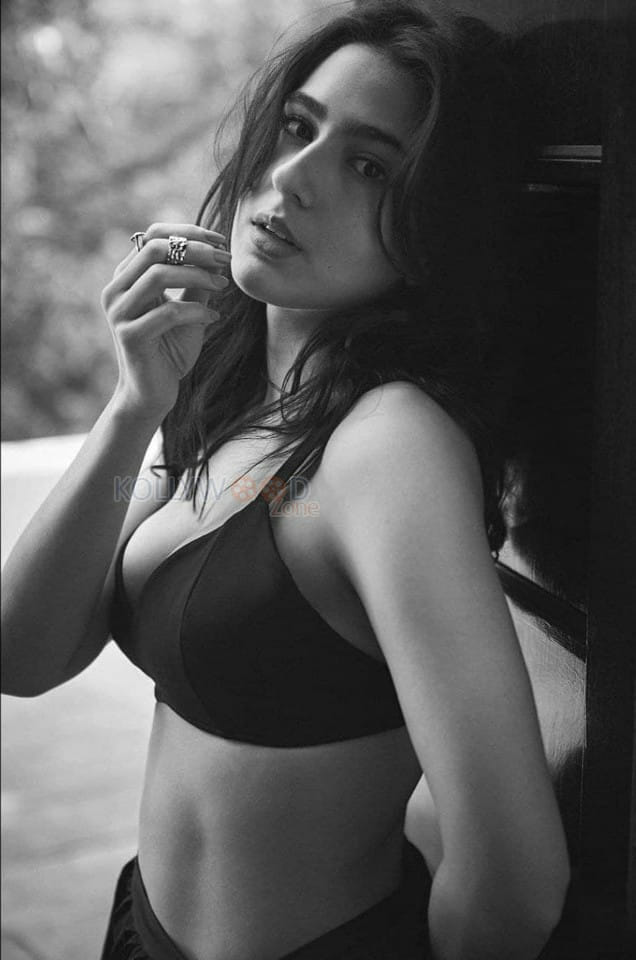 Sexy Sara Ali Khan Black and White Hot Photos