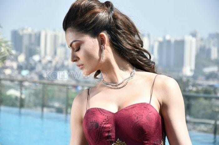Sexy Urvashi Rautela Photoshoot Pictures