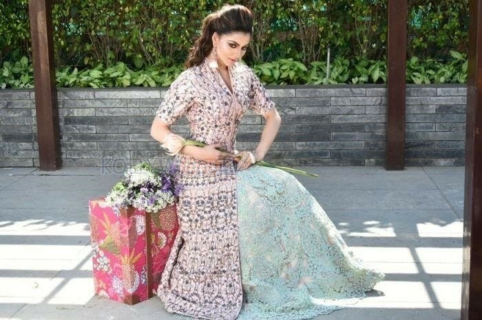 Sexy Urvashi Rautela Photoshoot Pictures