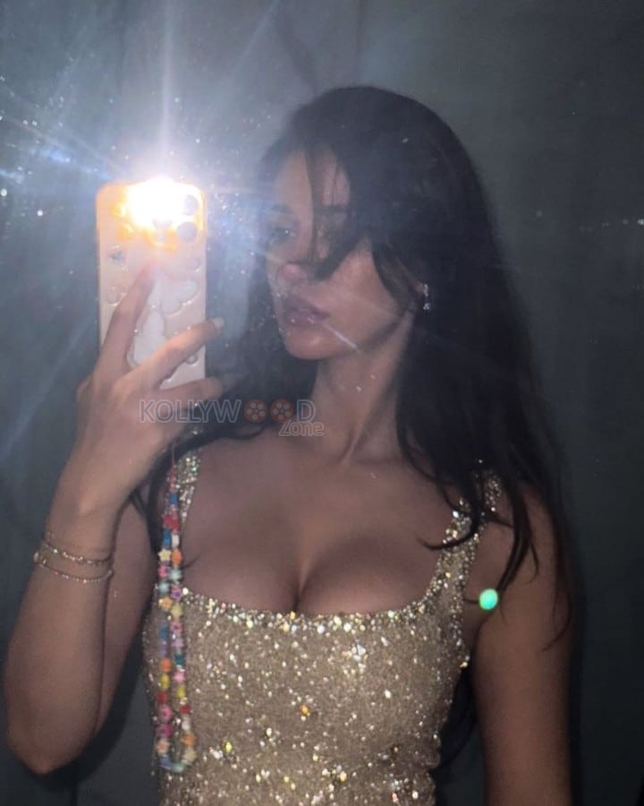 Sizzling Disha Patani in a Golden Embellished Bodycon Dress at Vivienne Westwoods Fashion Show Photos 05