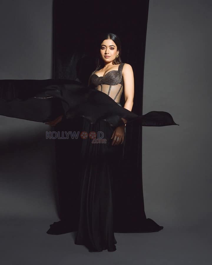 Sizzling Hot Rashmika Mandanna in a Fusion Saree with a Black Corset Style Blouse Photos 04