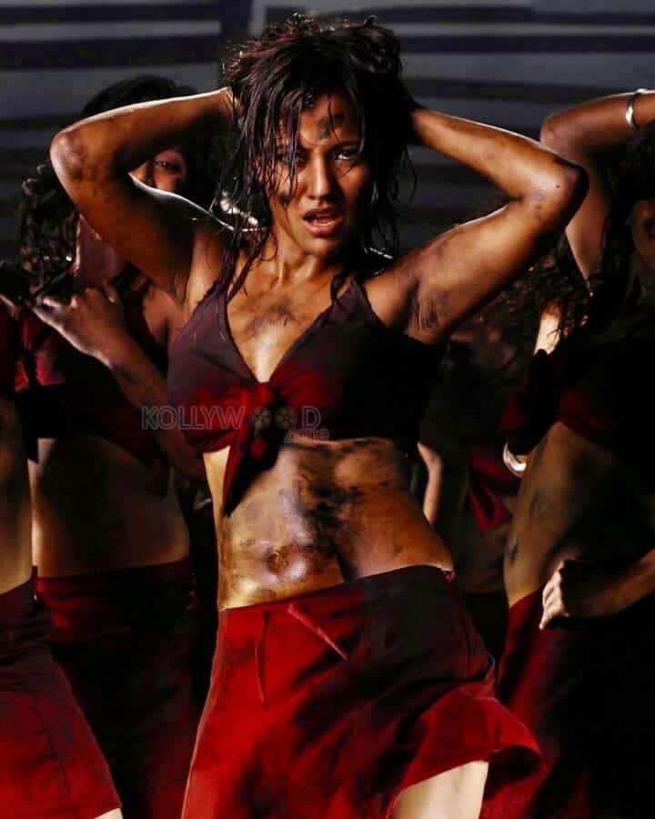 Smoking Hot and Sultry Neha Sharma Song Dance Photos 01