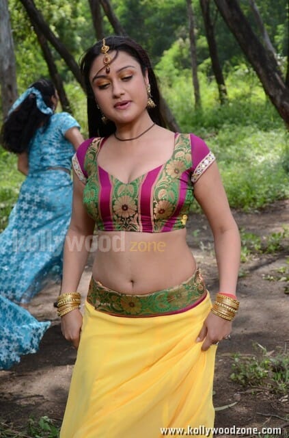 Sonia Agarwal Hot Cleavage Photos