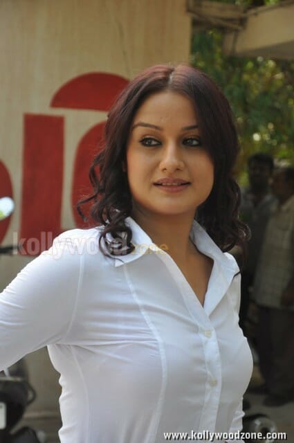 Sonia Agarwal Latest Pictures