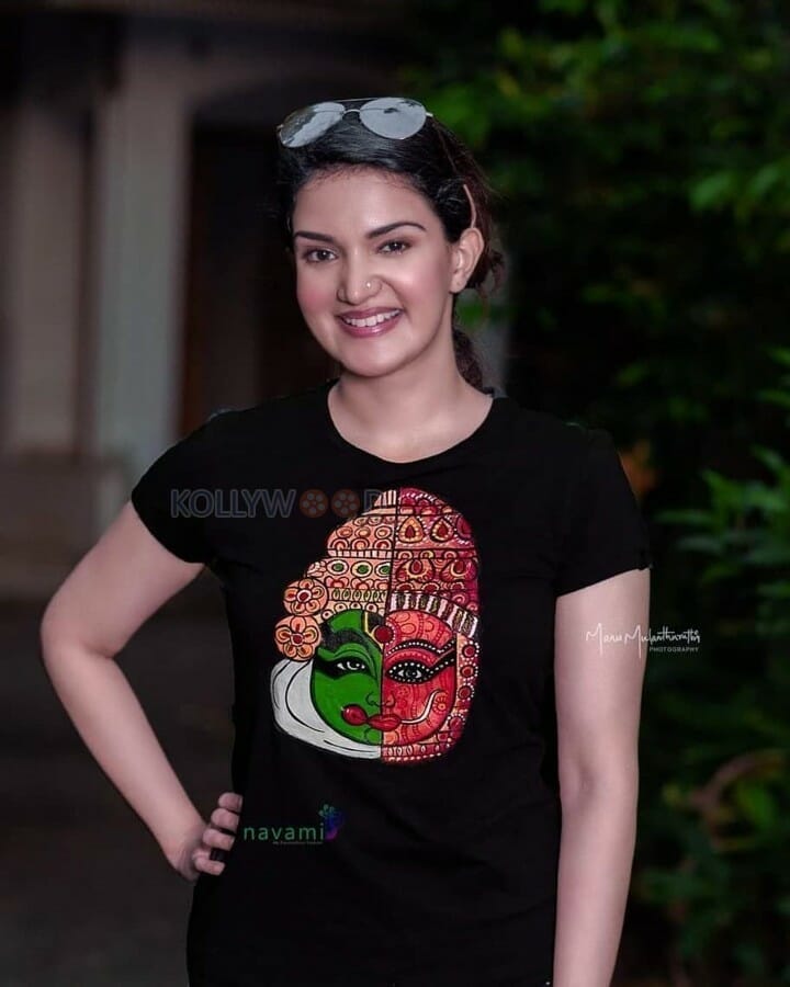 South Actress Honey Rose Photoshoot Pictures