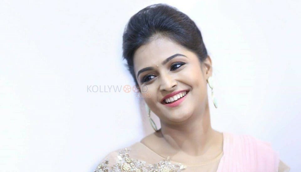 South Actress Remya Nambeesan Photos