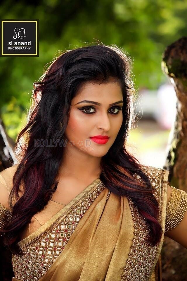 South Actress Remya Nambeesan Photoshoot Pictures