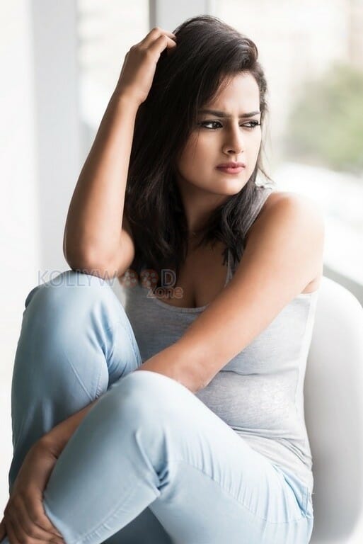 South Actress Shraddha Srinath Photos