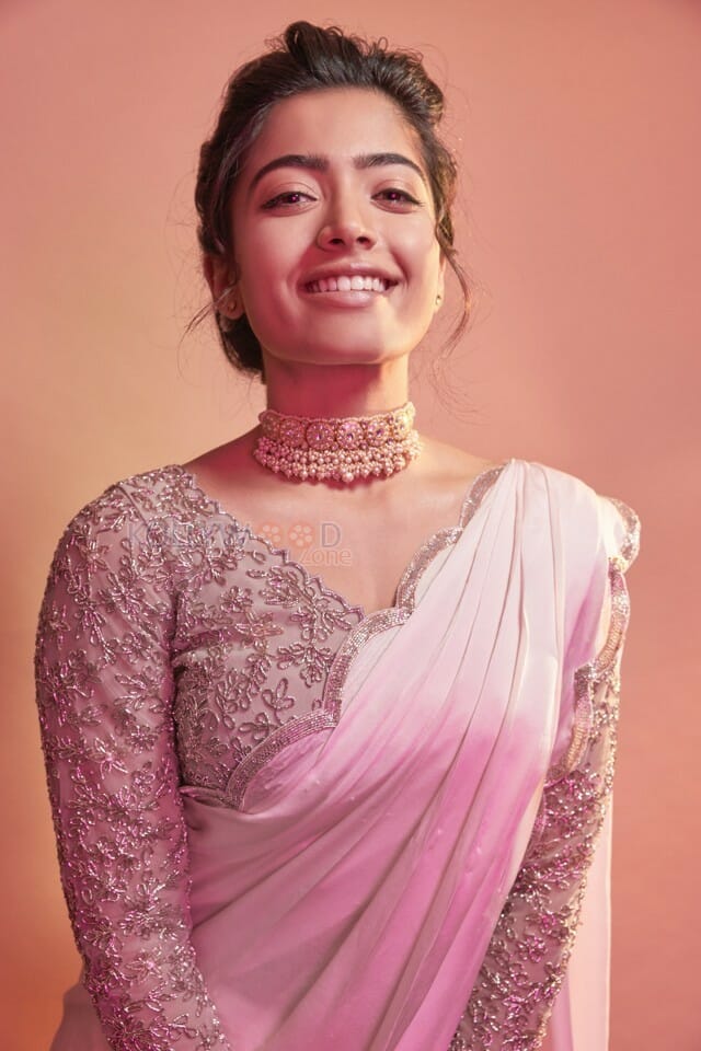 South Indian Beautiful Actress Rashmika Mandanna Photos