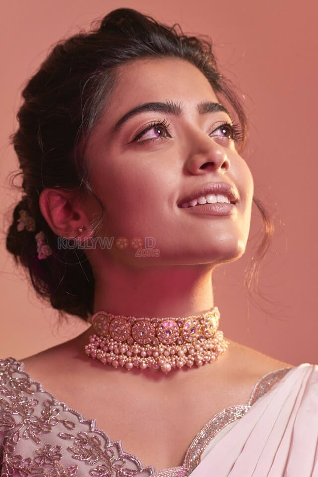 South Indian Beautiful Actress Rashmika Mandanna Photos