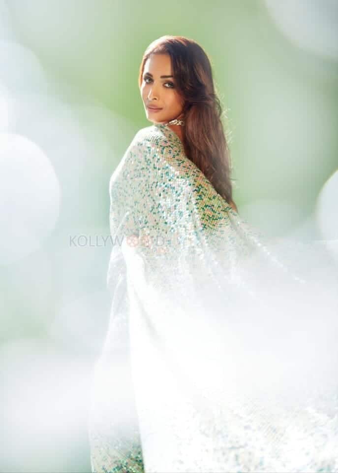 Splendid Malaika Arora Khan Photoshoot Stills 02