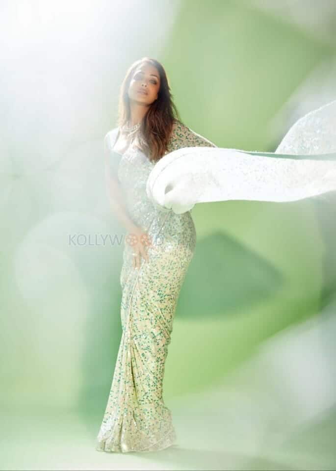 Splendid Malaika Arora Khan Photoshoot Stills 03