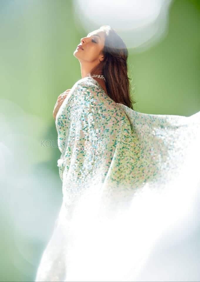 Splendid Malaika Arora Khan Photoshoot Stills 04