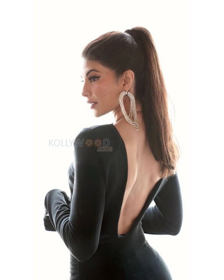 Sri Lankan Actress Jacqueline Fernandez in a Black Leather Dress Photoshoot Pictures 02