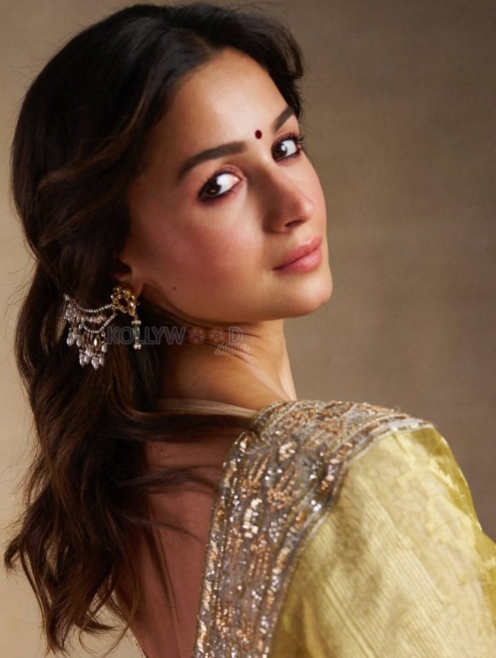Stunning Alia Bhatt in a Traditional Olive Cream Saree with a Deepneck Blouse Pictures 01
