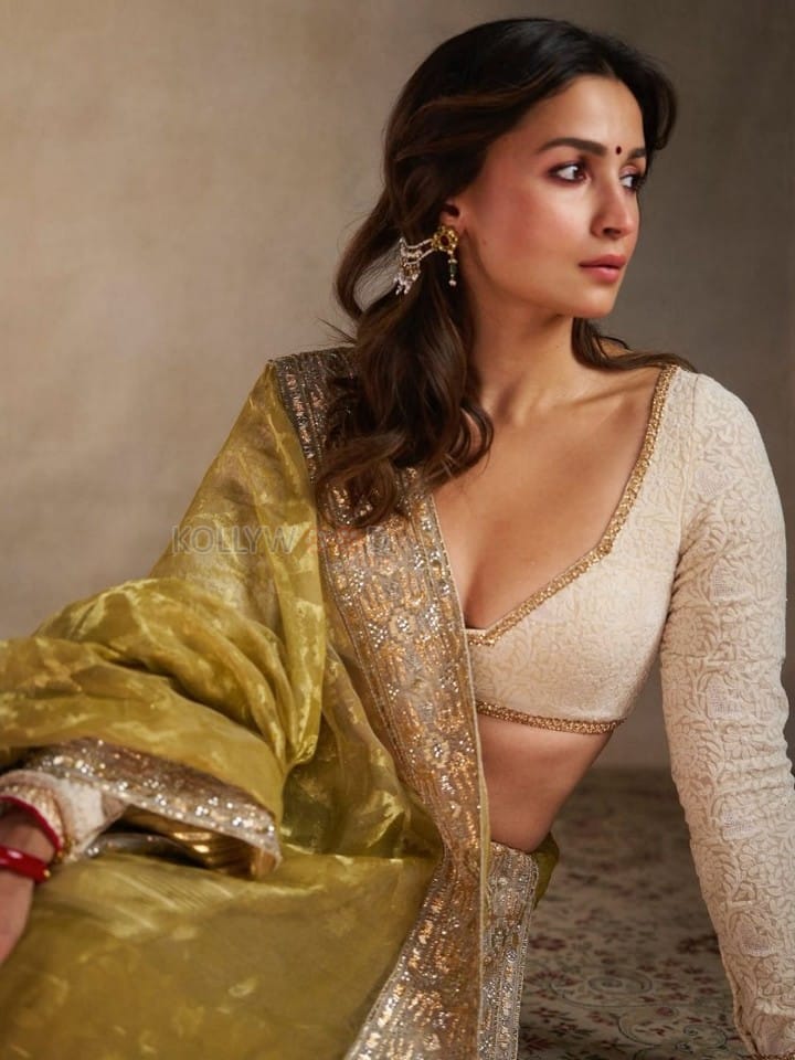 Stunning Alia Bhatt in a Traditional Olive Cream Saree with a Deepneck Blouse Pictures 02