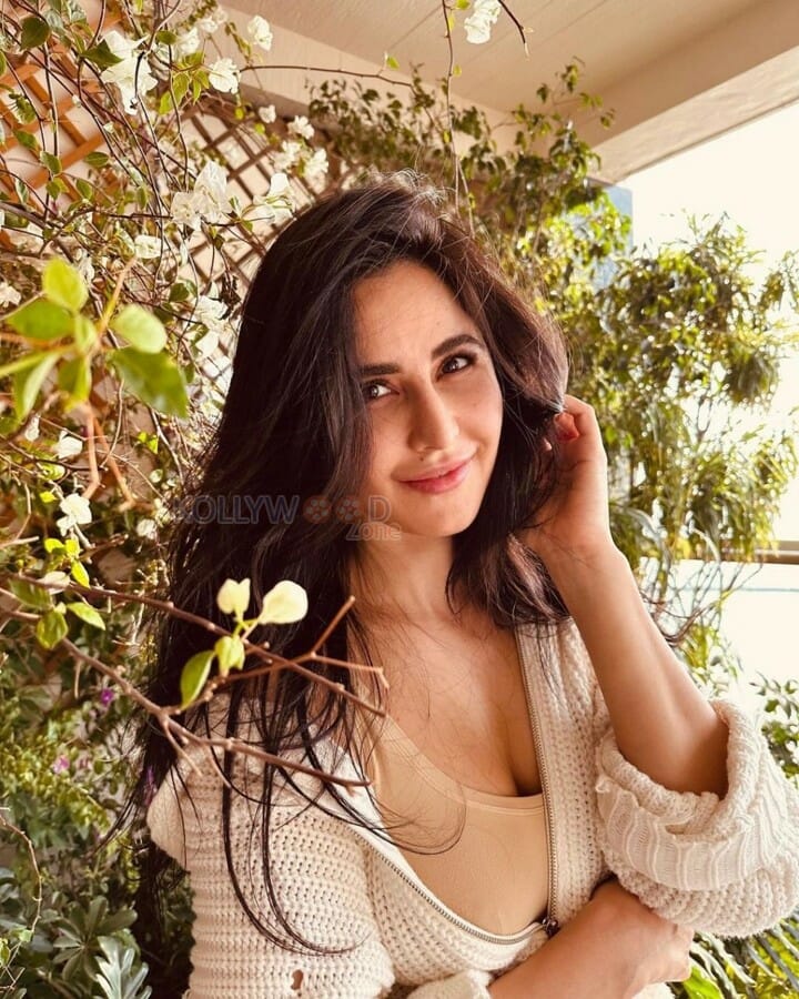 Stunning Beauty Katrina Kaif Enchanting Pictures 01