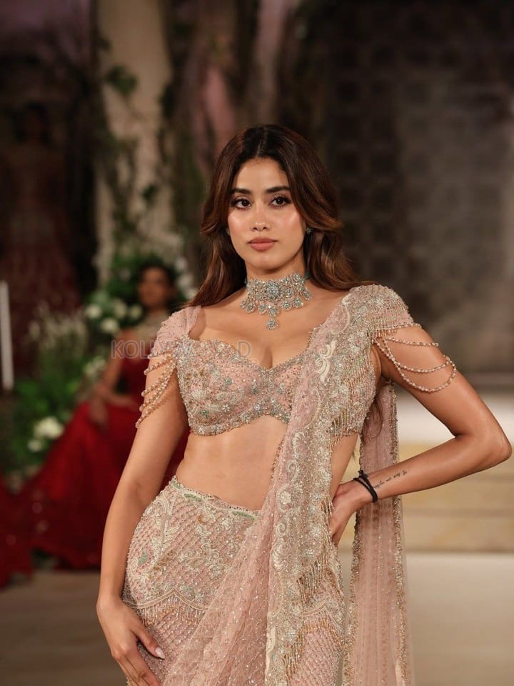 Stunning Janhvi Kapoor in a Blush Embellished Saree at India Couture Week 2025 Photos 02