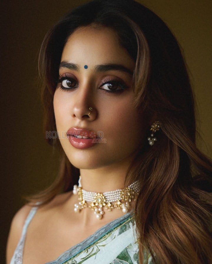 Stunning Janhvi Kapoor in a Pale Aqua Linen Lehenga Set Photos 07
