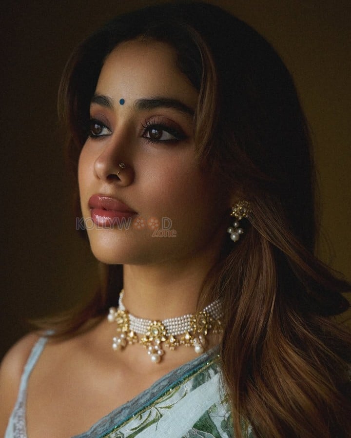Stunning Janhvi Kapoor in a Pale Aqua Linen Lehenga Set Photos 08