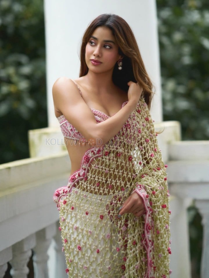 Stunning Janhvi Kapoor in a Pink Floral Embroidered Saree with a Sleeveless Pink Bralette Blouse Photos 03