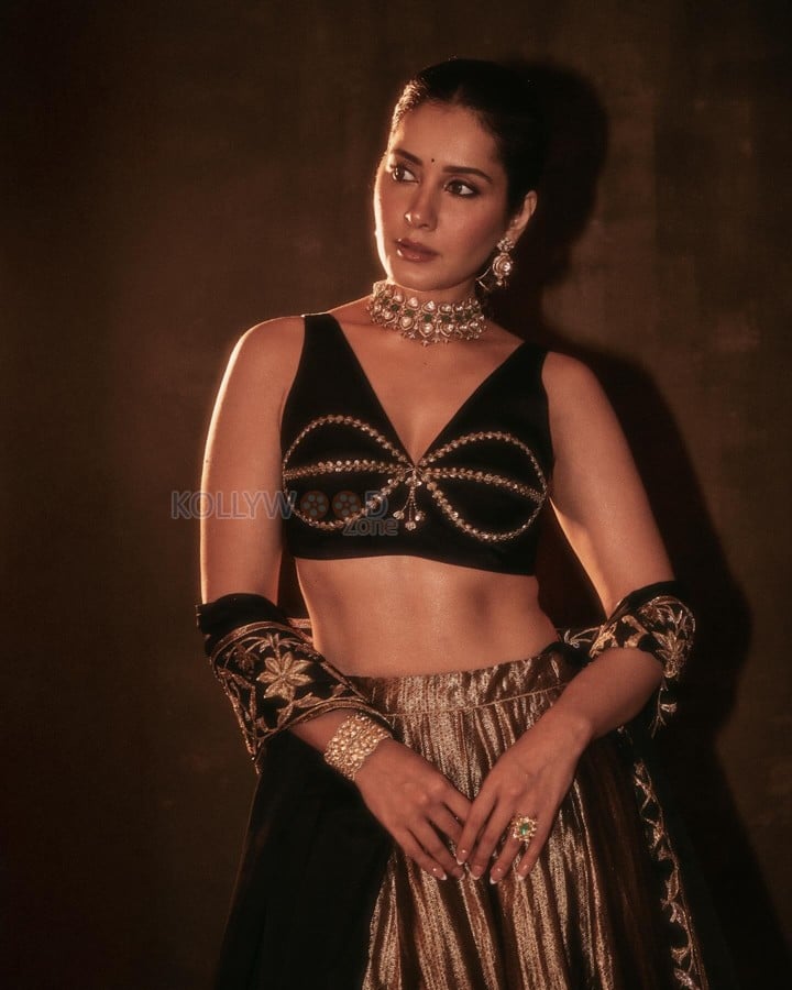 Stunning Raashi Khanna in a Black and Gold Lehenga Photos 05
