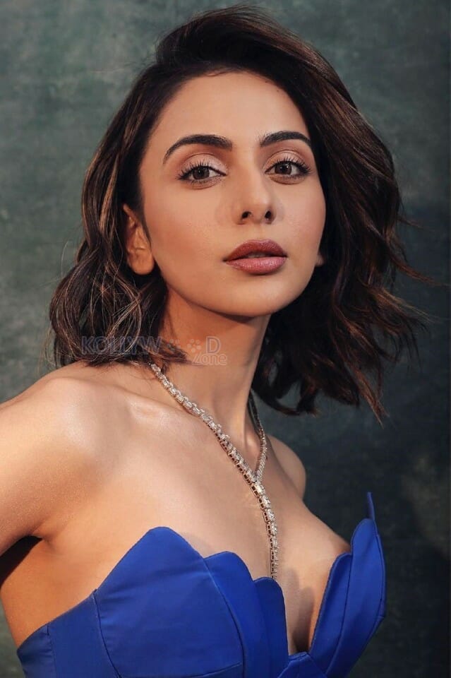 Stunning Rakul Preet Singh in a Blue Gown Photos 02