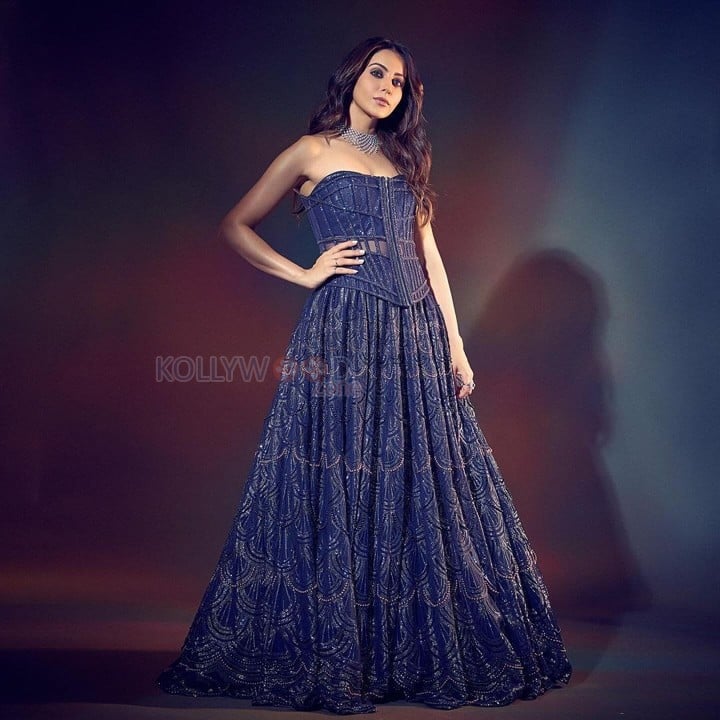 Stunning Rakul Preet Singh in a Blue Shimmering Gown Pictures 06