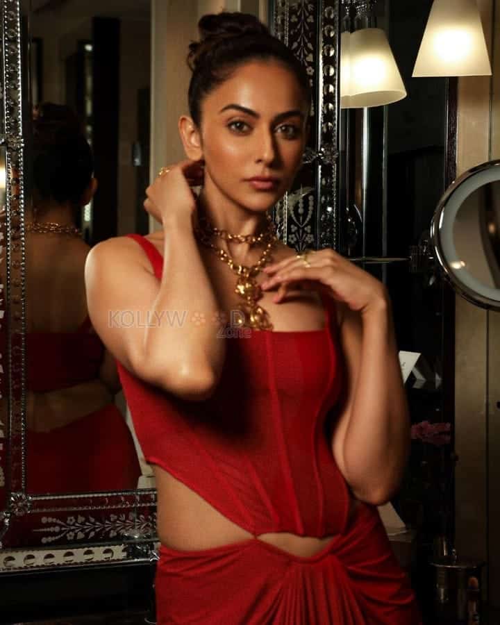 Stunning Rakul Preet Singh in a Crimson Dress Pictures 01
