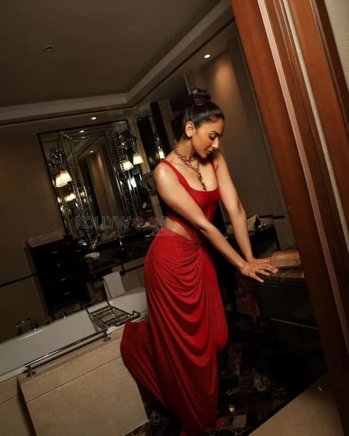 Stunning Rakul Preet Singh in a Crimson Dress Pictures 03