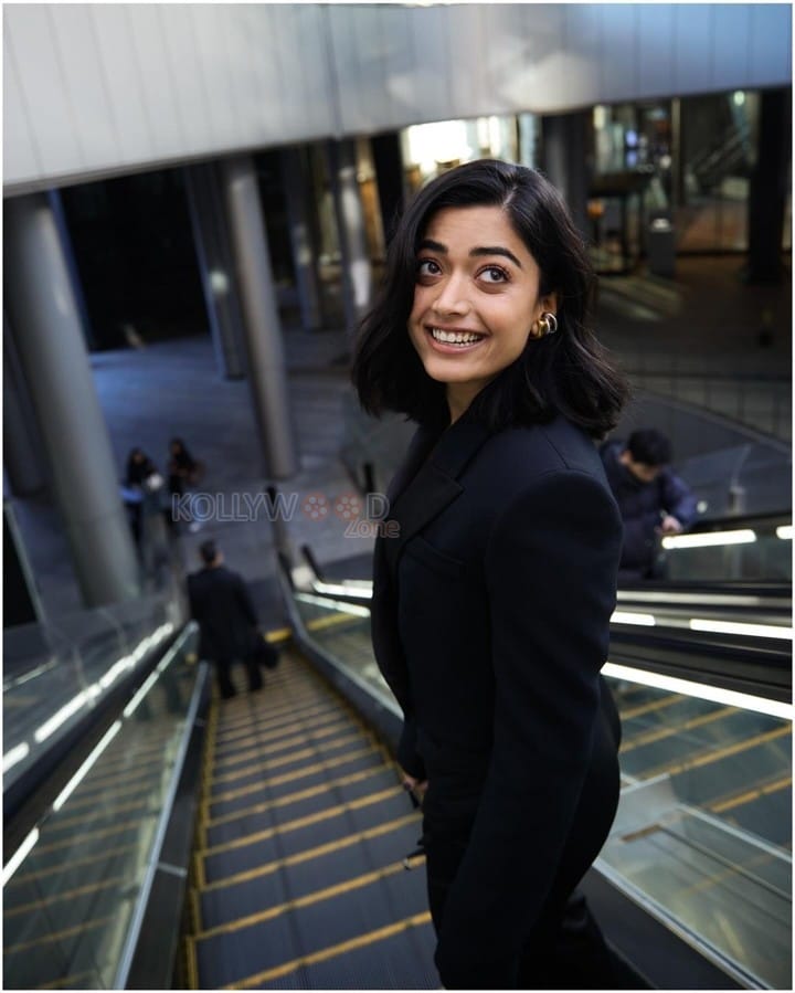 Stunning Rashmika Mandanna in Black Outfit Photos 01