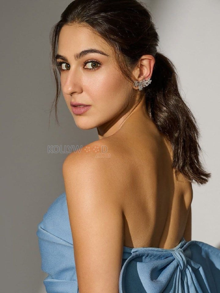 Stunning Sara Ali Khan in a Blue Mini Dress with a Back Bow Photos 03