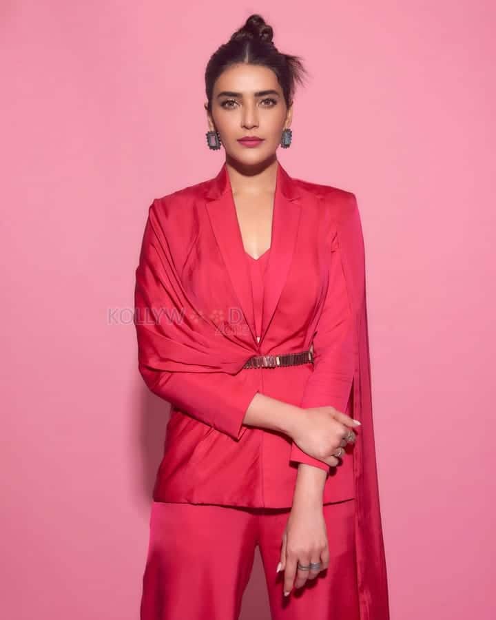 Stylish Karishma Tanna in a Red Blazer and Pants Photos 05