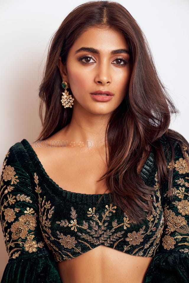 Stylish Pooja Hegde Photos