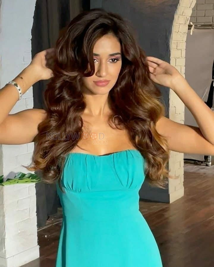 Stylish and Sexy Disha Patani Photoshoot Pictures 05