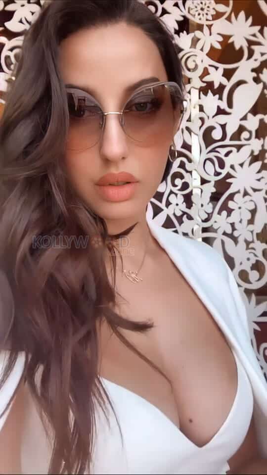 Super Model Nora Fatehi Sexy Pictures 25