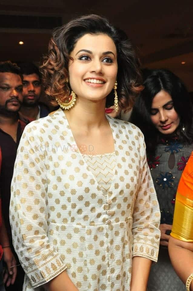 Taapsee Pannu Pink Movie Press Meet Photos 18