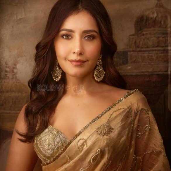 Raashi Khanna (Raashii Khanna)