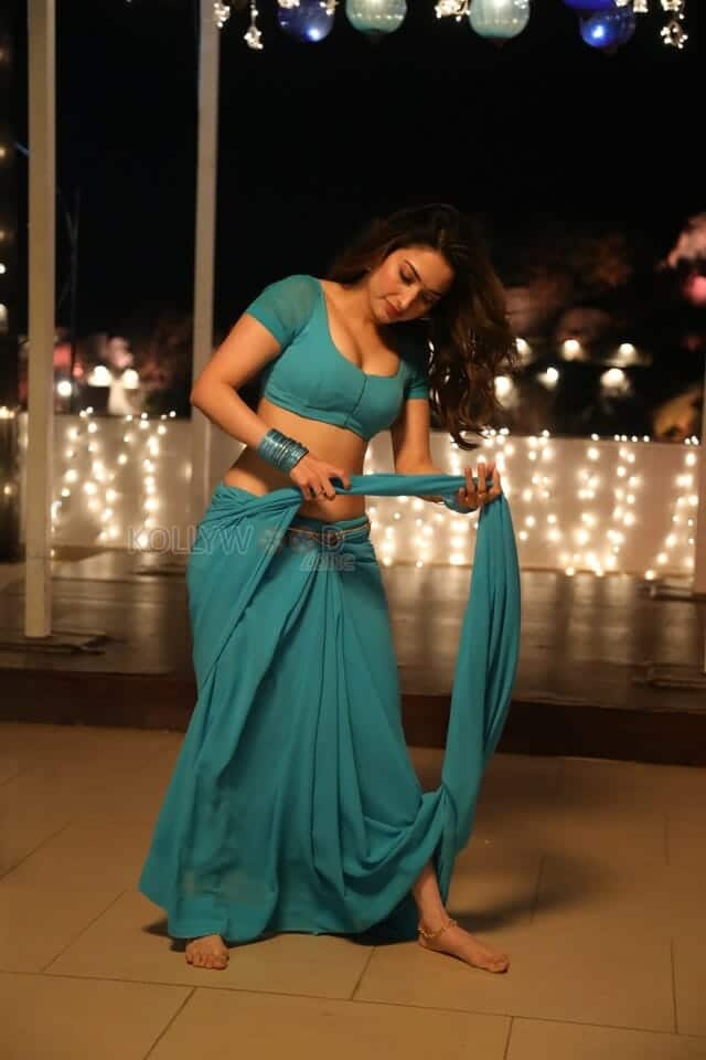 Tamanna Bhatia F2 Movie Sexy Song Photoshoot Pictures 01