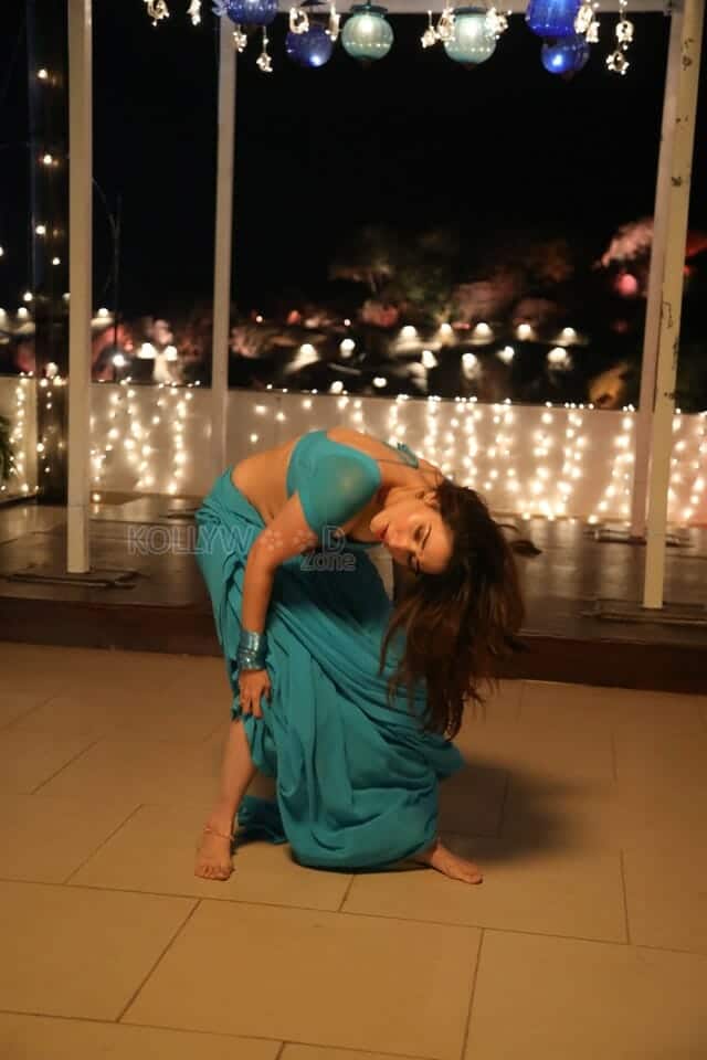 Tamanna Bhatia F2 Movie Sexy Song Photoshoot Pictures 07