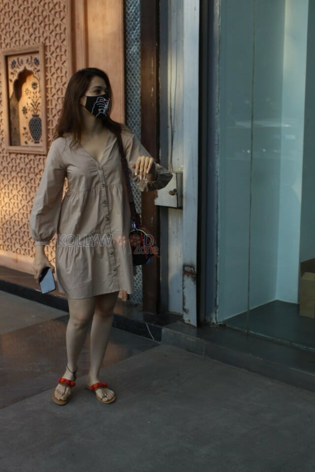 Tamanna Bhatia Spotted In Juhu Pictures