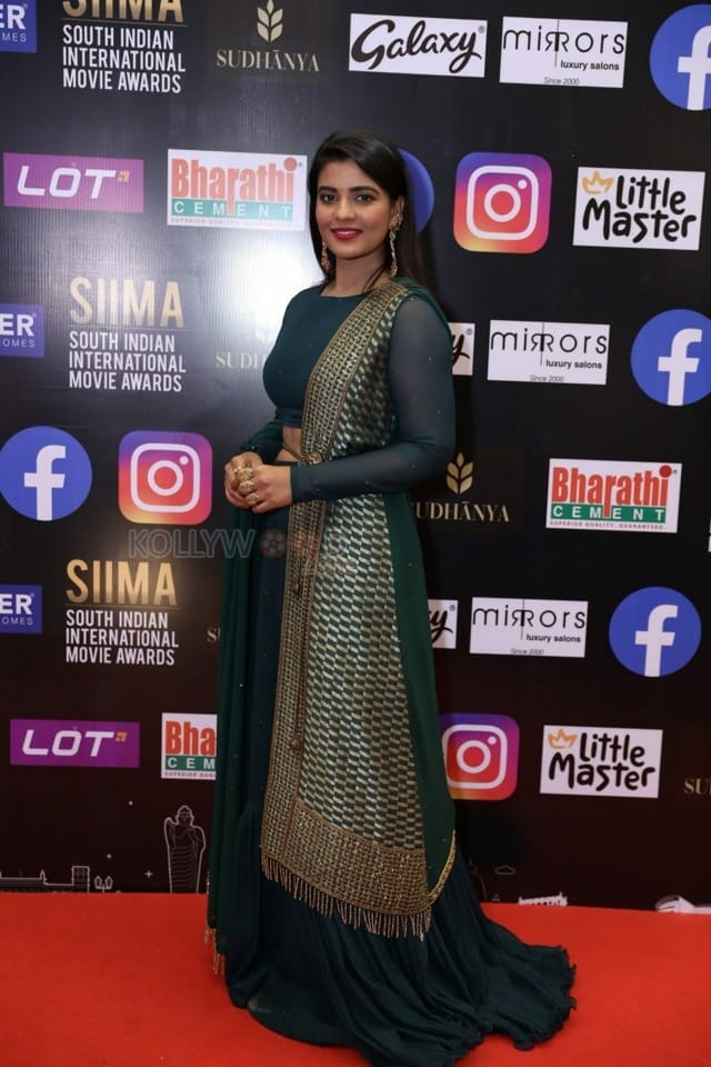 Tamil Actress Aishwarya Rajesh at SIIMA Awards 2021 Pictures 04