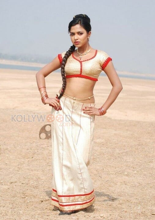 Tamil Actress Amala Paul Sexy Pictures