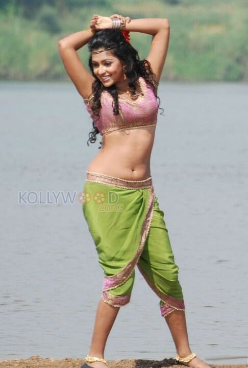 Tamil Actress Amala Paul Sexy Pictures