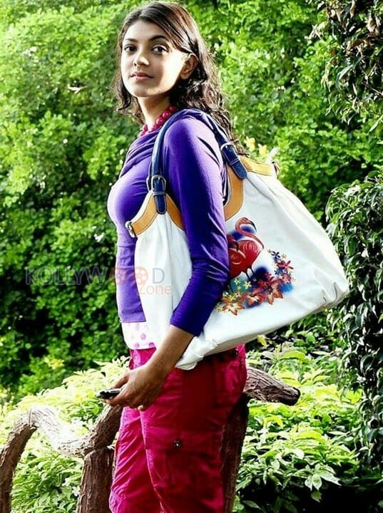 Tamil Actress Kajal Agarwal Sexy Stills